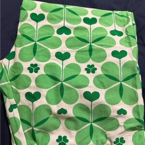 LuLaRoe St. Patrick’s Day Green Clover Leggings - TC